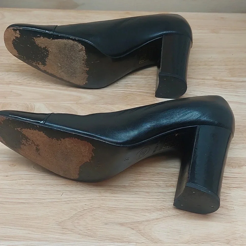 COCO CHANEL Black leather/patent Block heels CC logo EU 37 US 6.5-7 READ⬇️